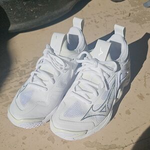 Mizuno Women's Wave Momentum 3 Volleyball Shoes